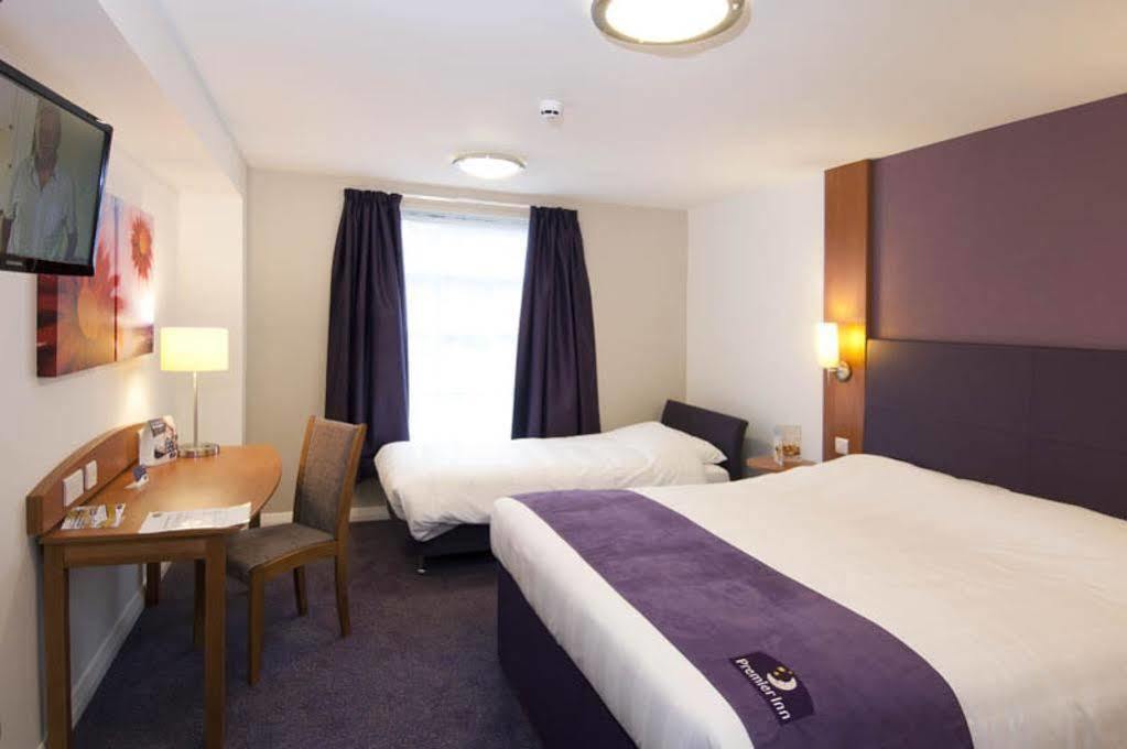 Premier Inn London City Extérieur photo