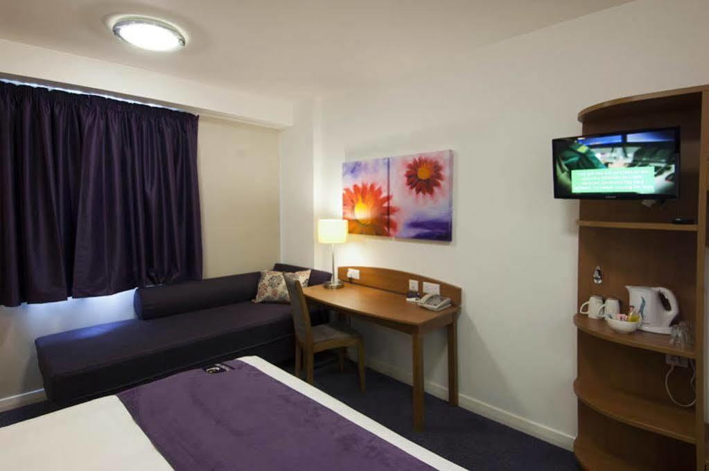 Premier Inn London City Extérieur photo