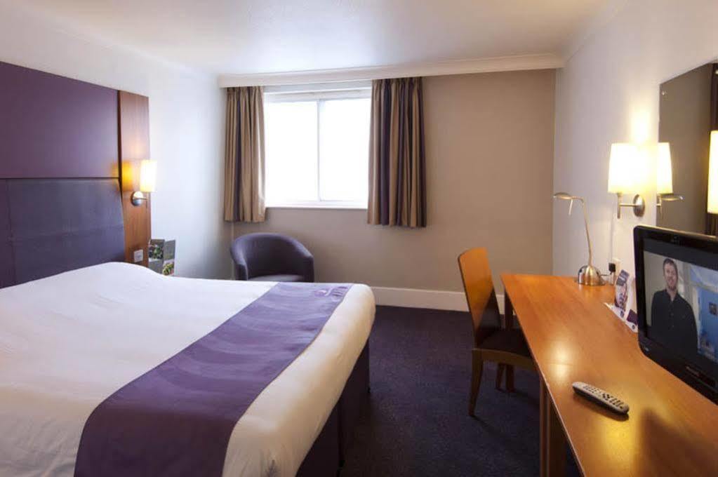 Premier Inn London City Extérieur photo